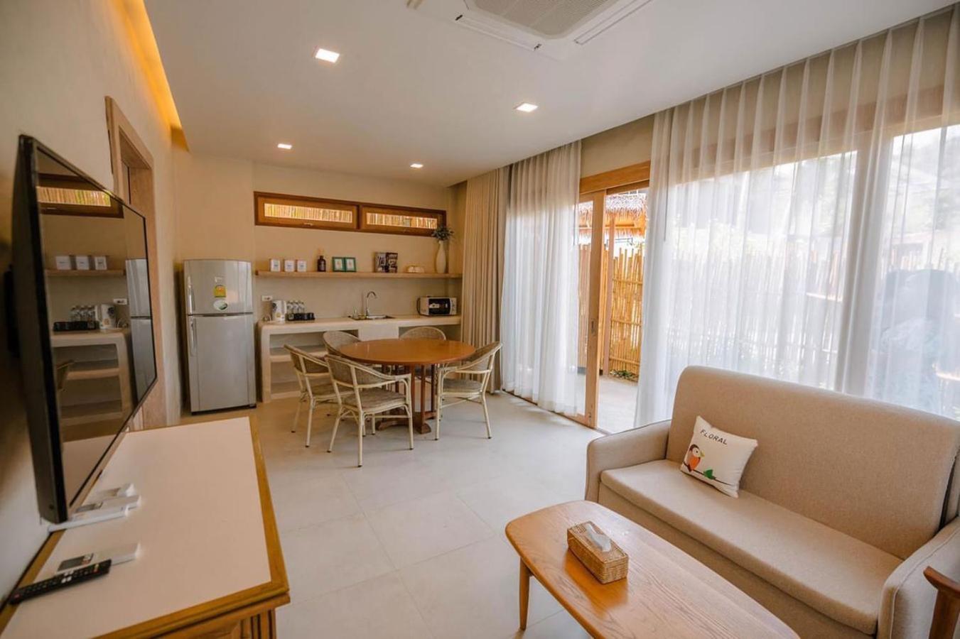 Le La Lake Resort And Spa Kaeng Kachan Quarto foto