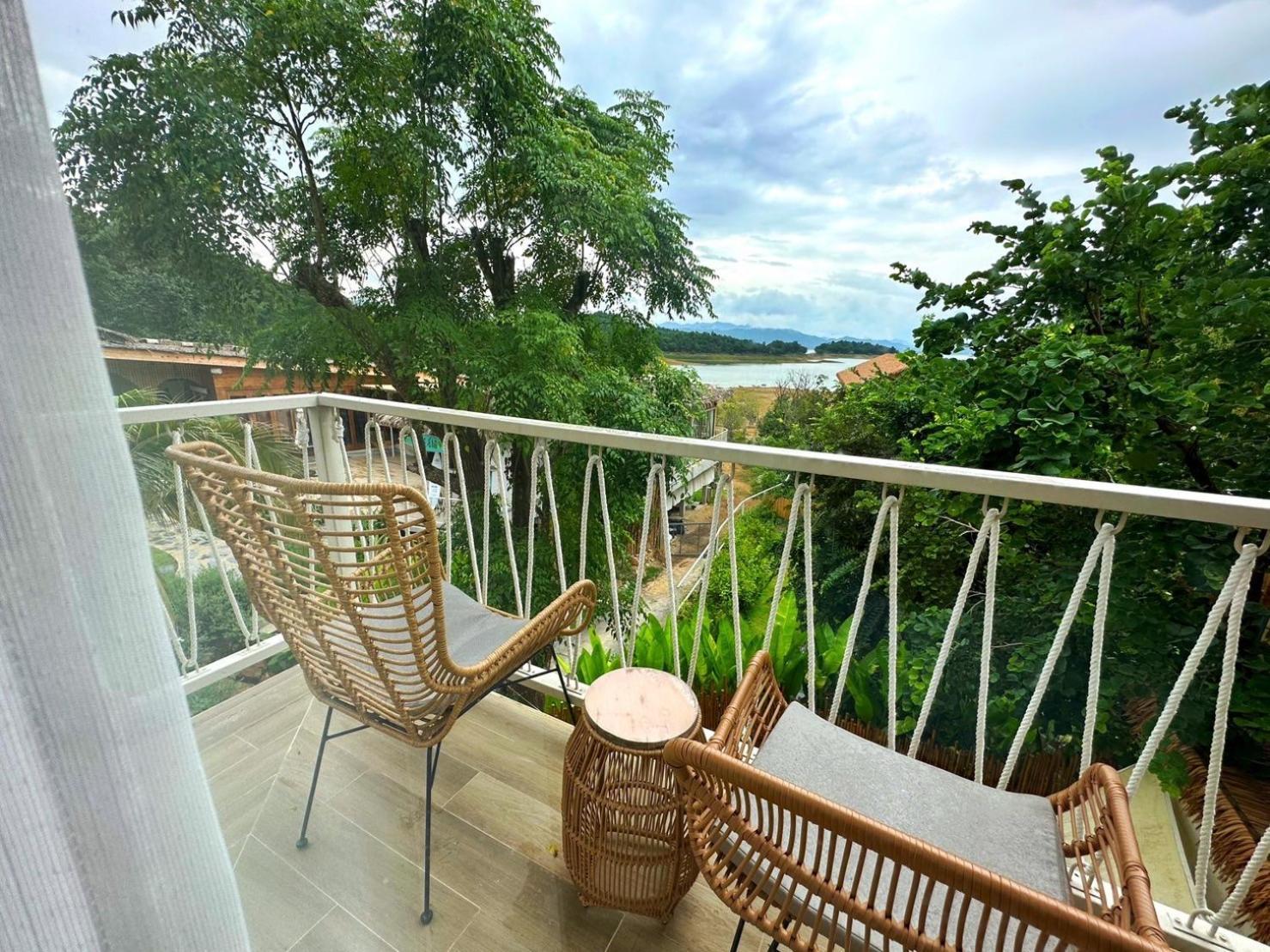 Le La Lake Resort And Spa Kaeng Kachan Quarto foto
